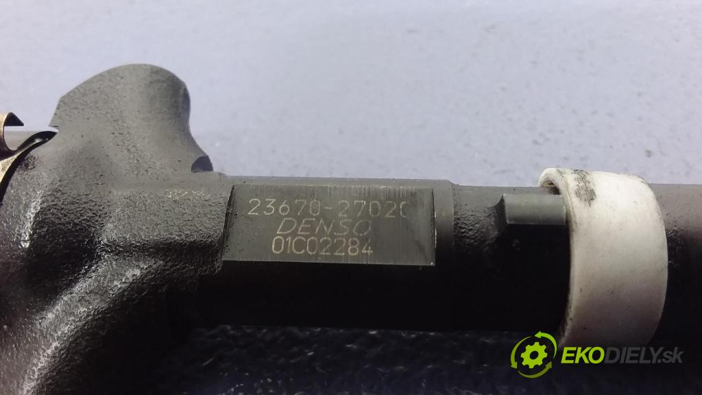 Toyota Corolla 2001 vstřikovač 23670-27020