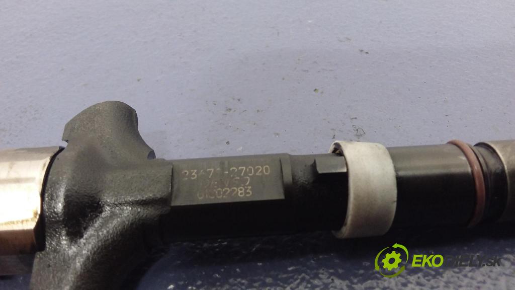 Toyota Corolla 2001 vstřikovač 23670-27020
