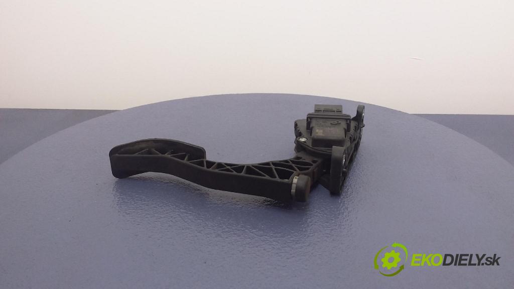 Audi A6 2005 pedal Plyn: 4F1723523A