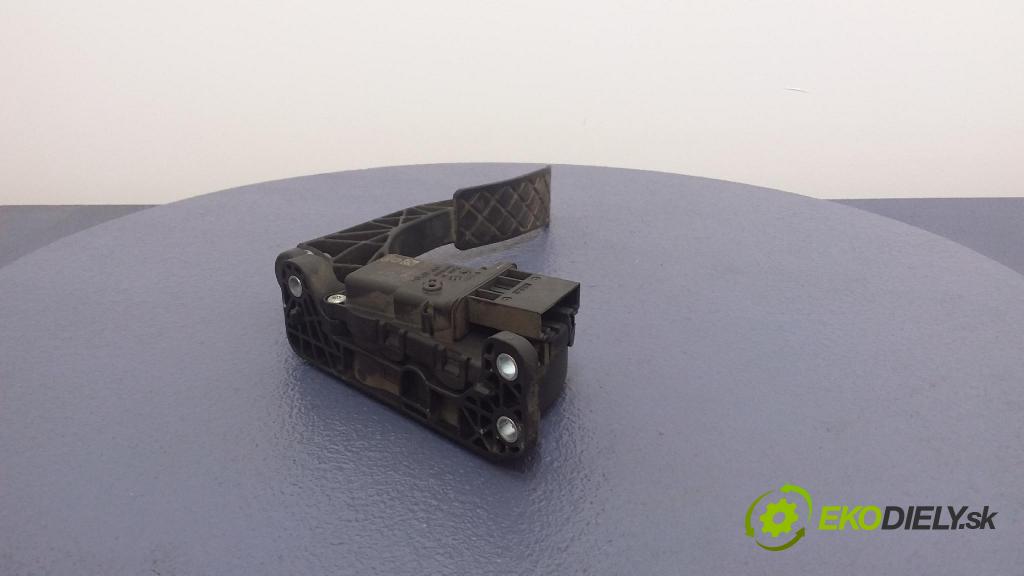 Audi A6 2005 pedal Plyn: 4F1723523A