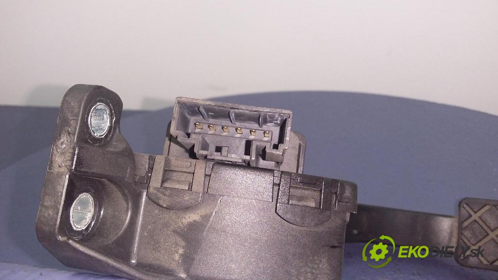 Audi A6 2005 pedal Plyn: 4F1723523A