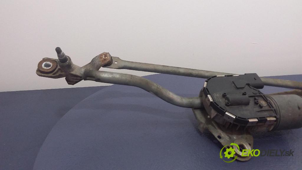 Audi A6 2005 mechanismus motorek Stěrače: před 4F1955023B