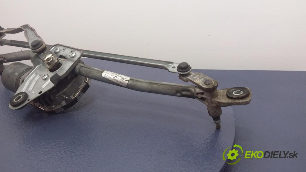 Audi A6 2005 mechanismus motorek Stěrače: před 4F1955023B