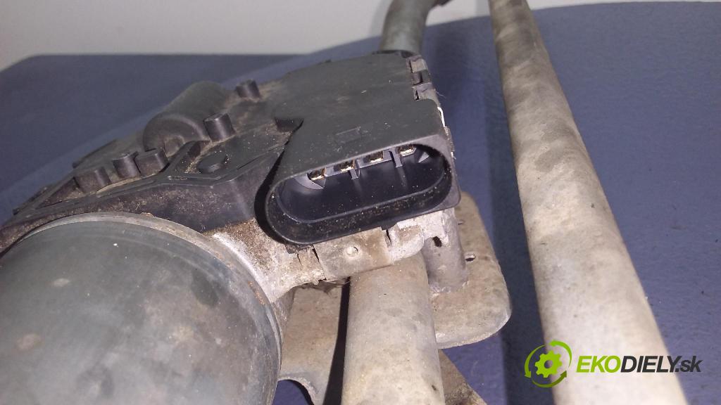 Audi A6 2005 mechanismus motorek Stěrače: před 4F1955023B