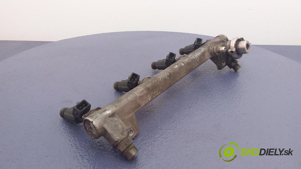 Opel Astra 2004 lišta Zásobování 0280156021