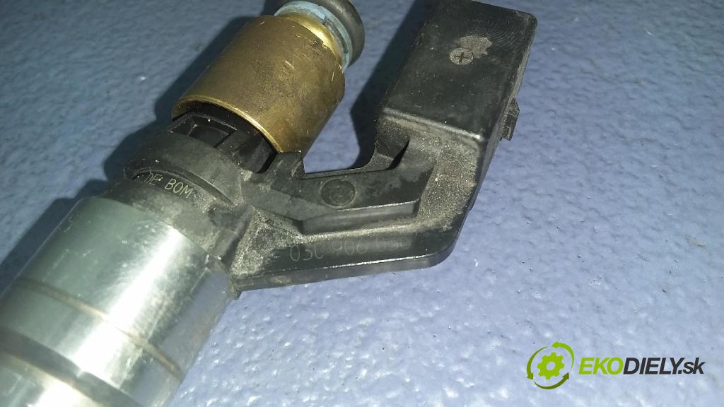Vw Touran 2003 vstřikovač 0261500016