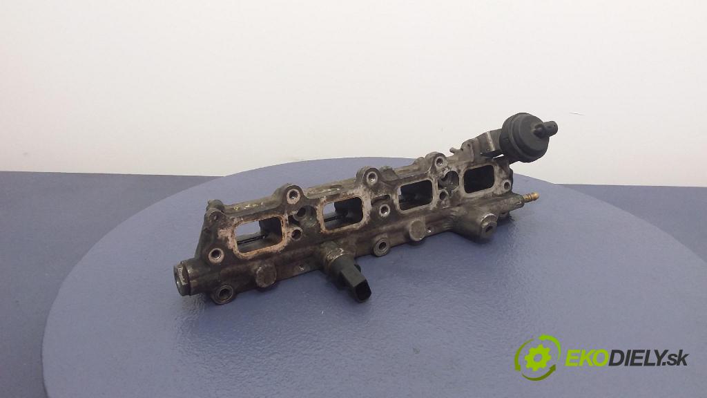 Vw Touran 2003 lišta Dodávka: 03C133204G