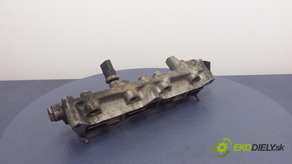 Vw Touran 2003 lišta Dodávka: 03C133204G