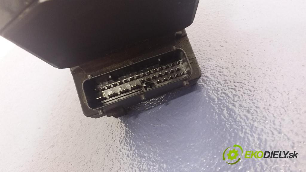 Audi A6 2000 čerpadlo ABS x 8E0614111AH