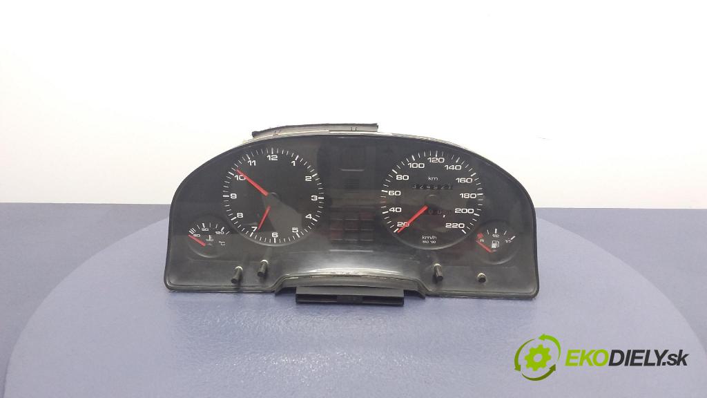 Audi B4 1995 Přístrojová deska 8A0919033E