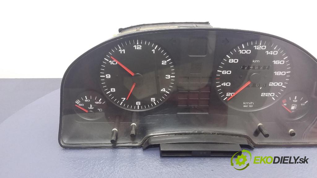 Audi B4 1995 Přístrojová deska 8A0919033E