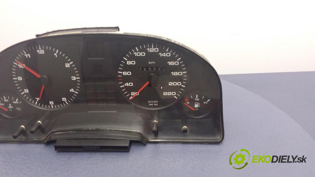 Audi B4 1995 Přístrojová deska 8A0919033E