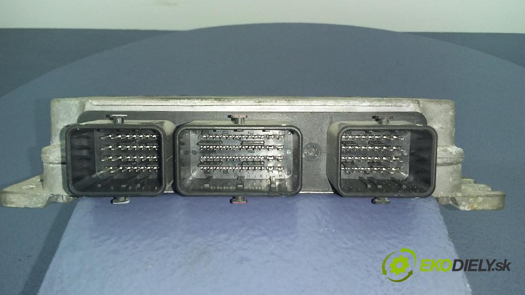 Renault Laguna 2002 řídící jednotka Motor: 82000200577