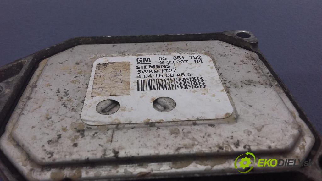 Opel Zafira 2003 řídící jednotka Motor: 55351752
