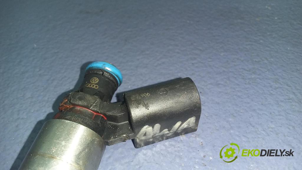 Audi A4 2002 vstřikovač 06D906036B