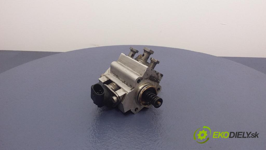 Audi A4 2002 čerpadlo Injekce: 06D127025P