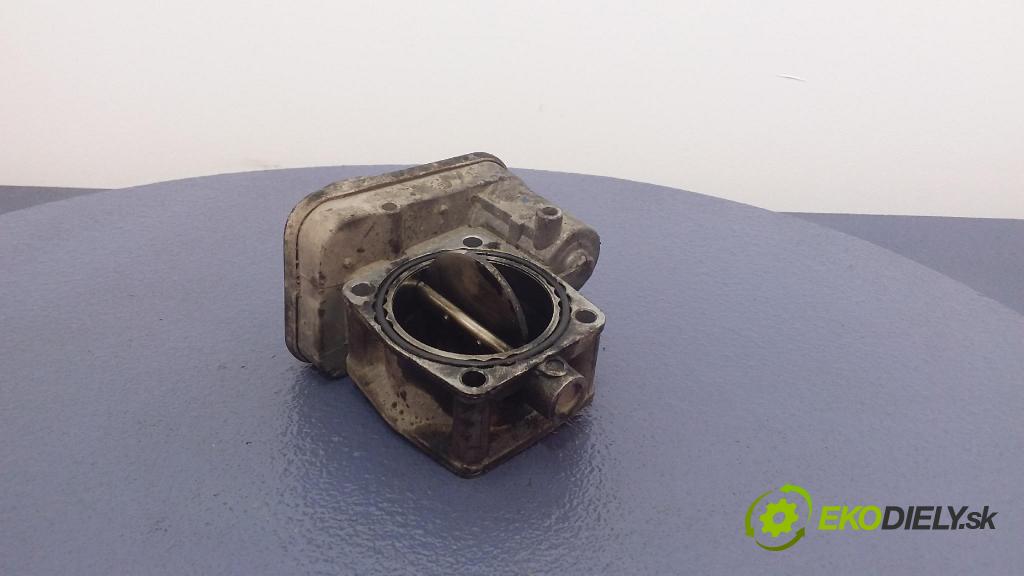 Opel Astra 2010 škrticí klapka 8981052101