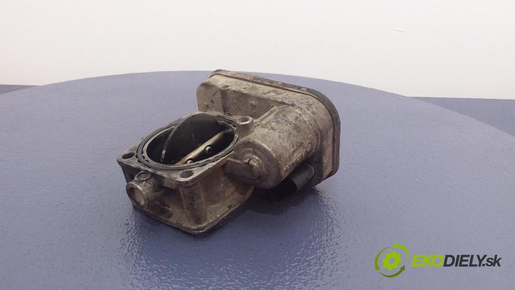 Opel Astra 2010 škrticí klapka 8981052101