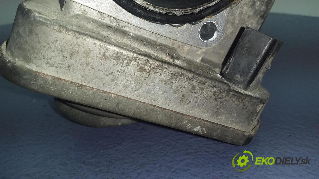 Opel Astra 2010 škrticí klapka 8981052101