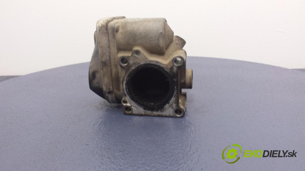 Volkswagen Polo 2004 klapka 036133062N