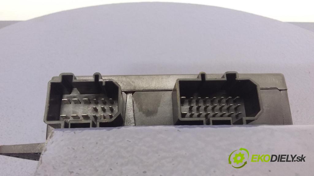 Volkswagen Passat 1999 riadiaca jednotka Komfortu 1J0959799AH