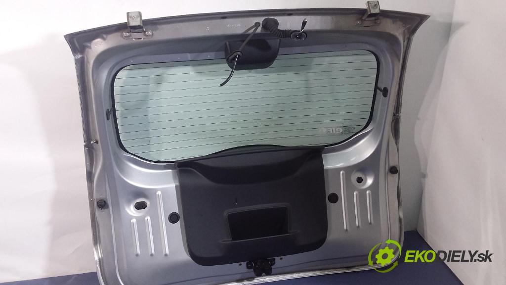 Dacia Duster 2010 zadní dveře kufra: kufr TED69