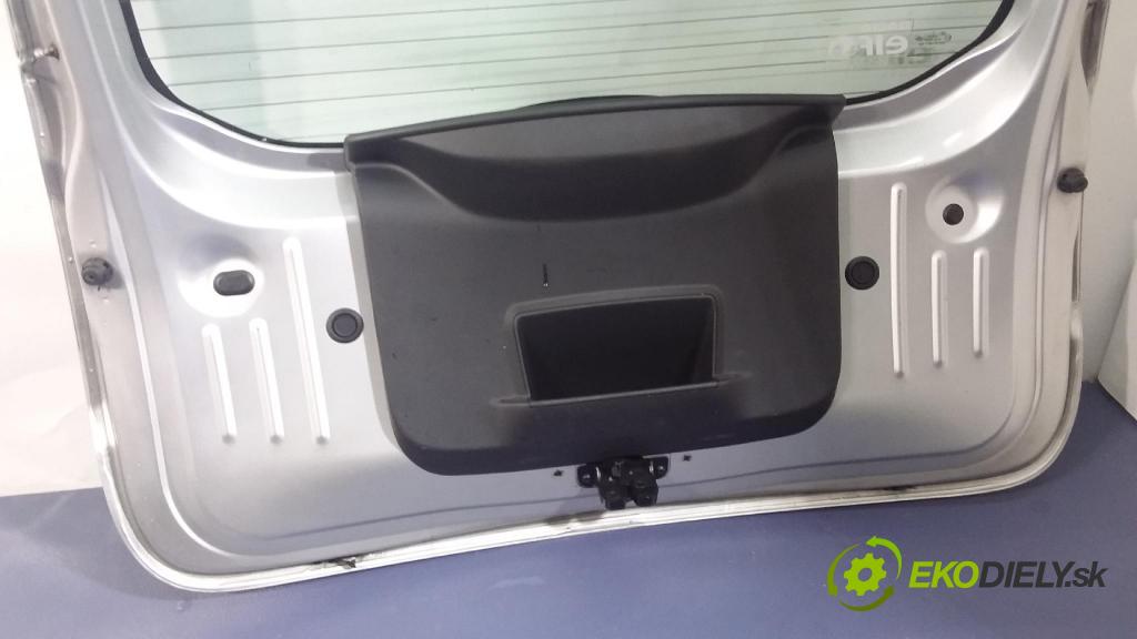 Dacia Duster 2010 zadní dveře kufra: kufr TED69