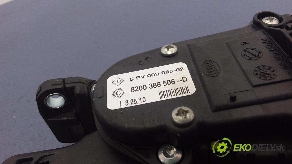 Dacia Duster 2010 pedal Plyn: 8200386506D