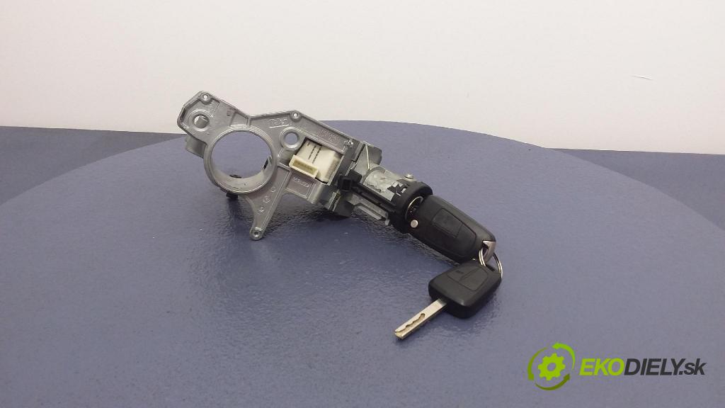 Opel Astra 2010 Spínač zapaľovania: N0501882