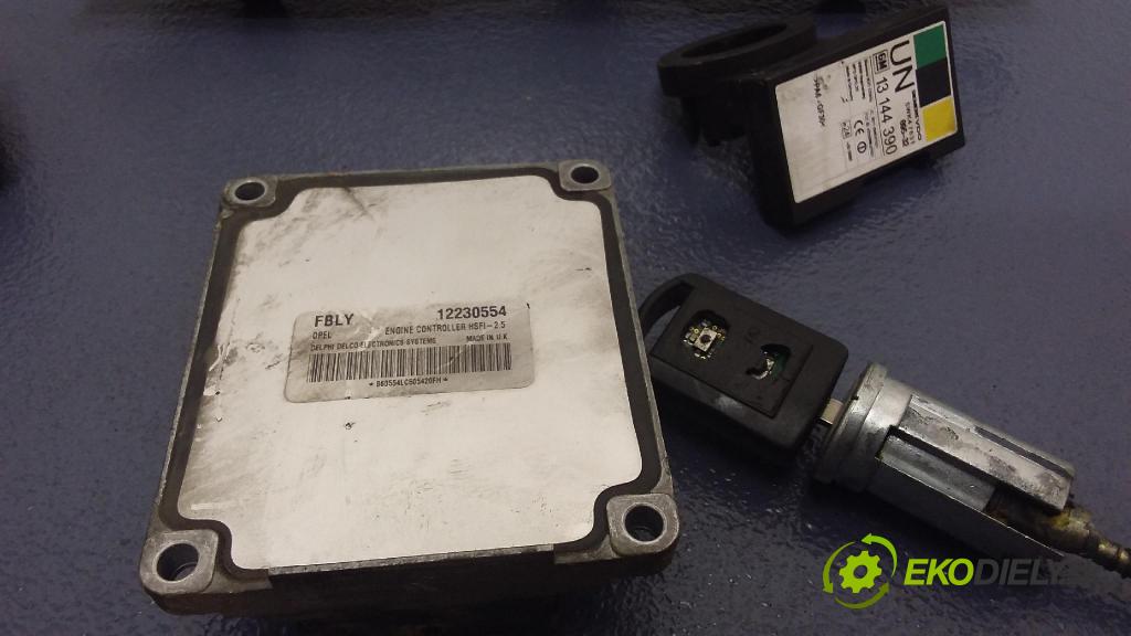 Opel Meriva 2006 riadiaca jednotka Motor: 12230554