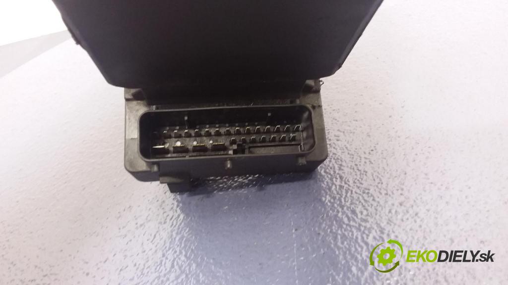 Audi A6 1998 čerpadlo ABS x 8E0614111A