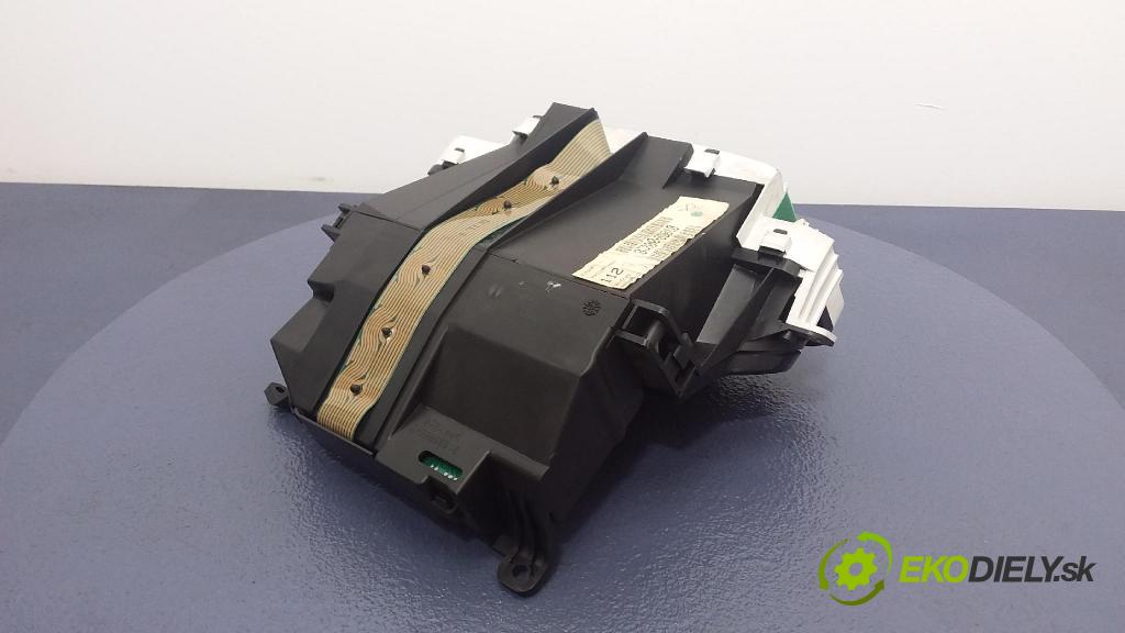 Toyota Yaris 2002 prístrojovka/ budíky 83800-0D010