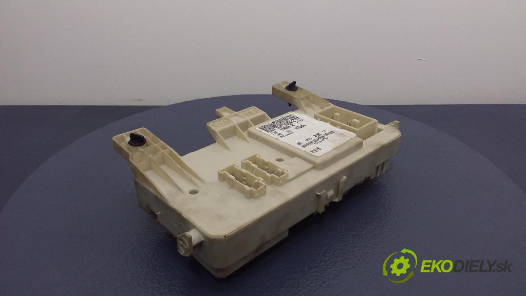 Ford Focus 2007 skrinka Poistky: 4M5T-14A073-AH