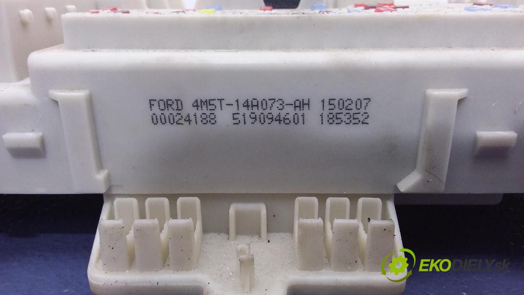 Ford Focus 2007 skrinka Poistky: 4M5T-14A073-AH