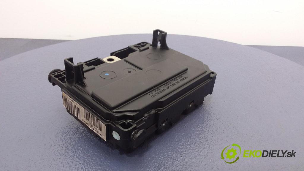 Peugeot 407 2005 skrinka Poistky: 9656086080