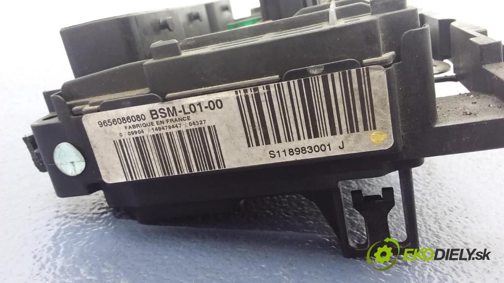 Peugeot 407 2005 skrinka Poistky: 9656086080