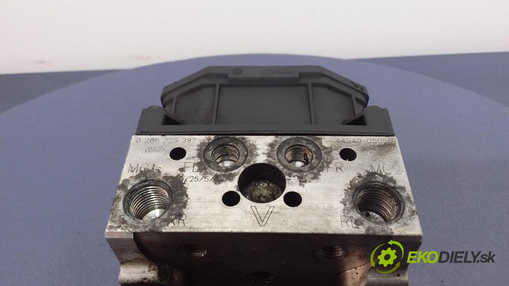 Toyota Avensis 2005 čerpadlo ABS x 44540-05050