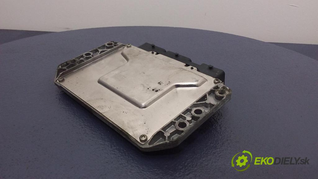 Renault Laguna 2006 riadiaca jednotka Motor: 8200444583
