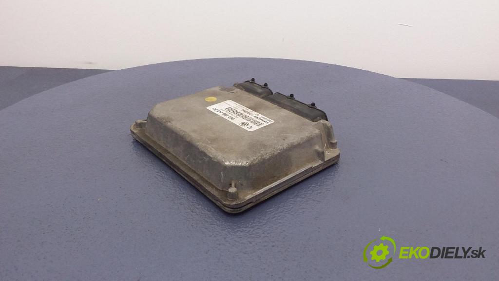 Volkswagen Bora 1999 riadiaca jednotka Motor: 06A906019BQ