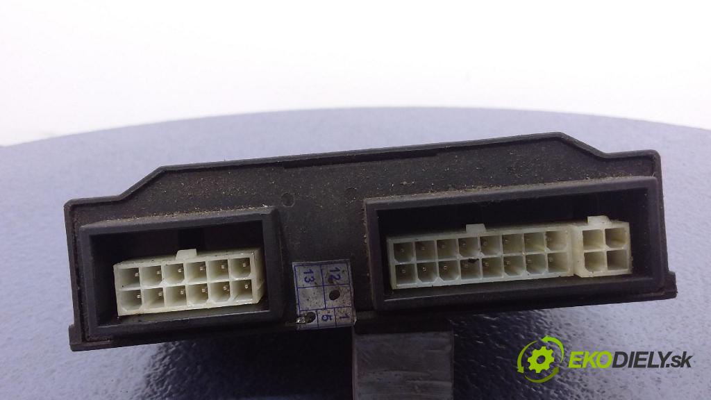 Renault Scenic 2000 riadiaca jednotka 67R-014313