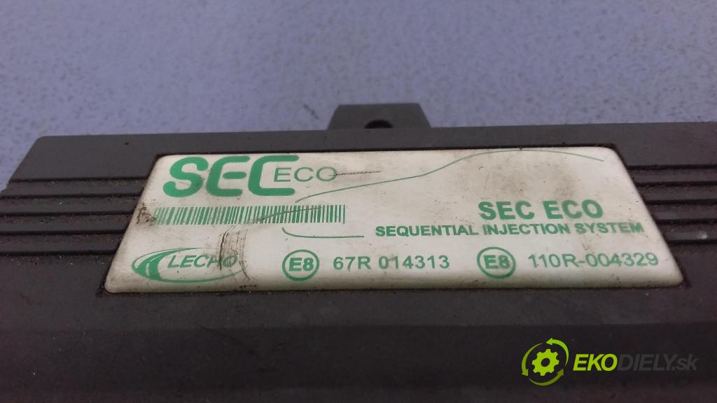 Renault Scenic 2000 riadiaca jednotka 67R-014313