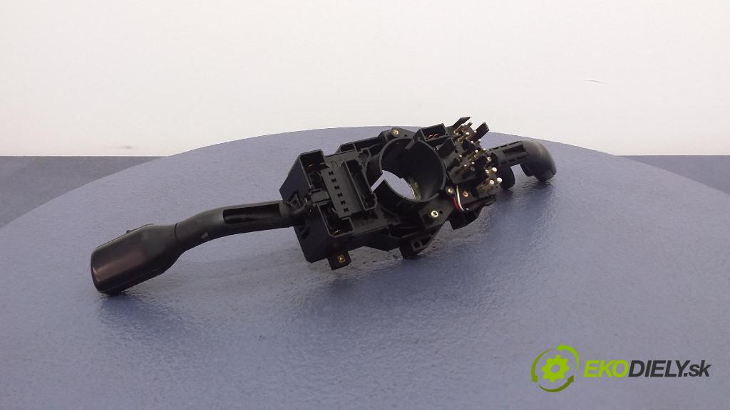 Audi A4 2000 prepínač Komplex: 8D0953513A