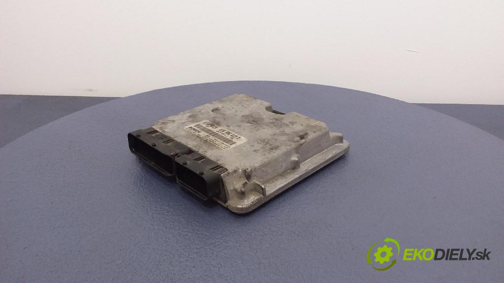 Volkswagen Golf 2002 riadiaca jednotka Motor: 036906013D