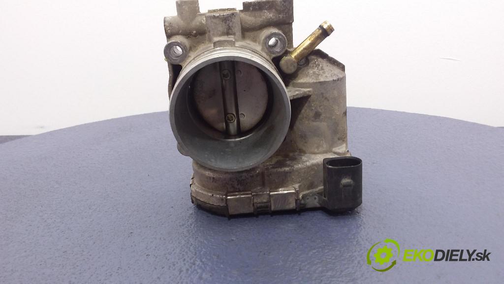 Volkswagen Golf 2002 klapka 036133062D