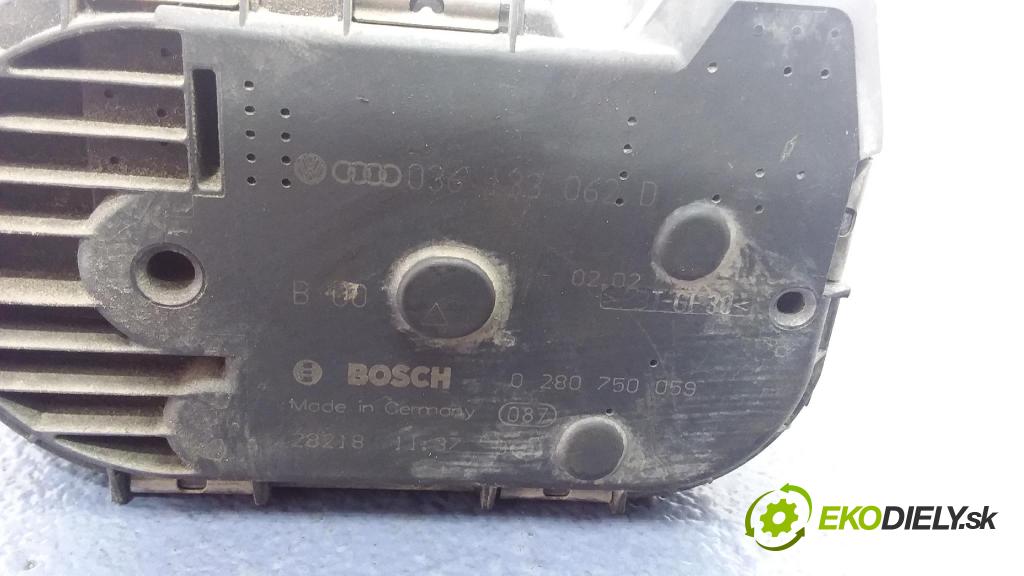 Volkswagen Golf 2002 klapka 036133062D