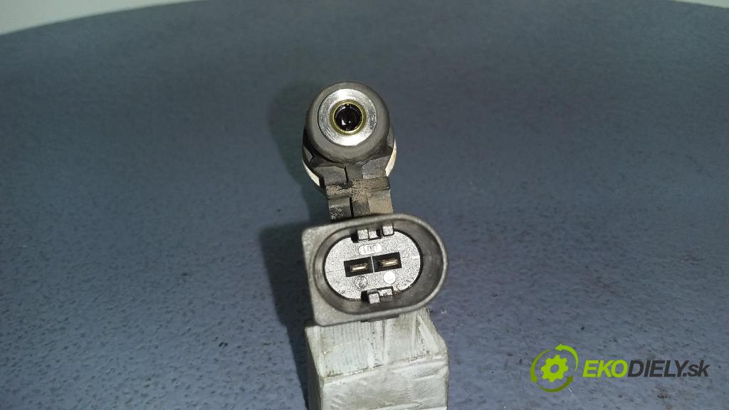 Volkswagen Golf 2002 vstrek 0261500005