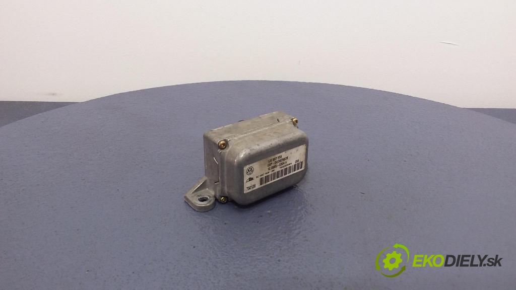 Volkswagen Golf 2002 snímač ESP 1J1907637C
