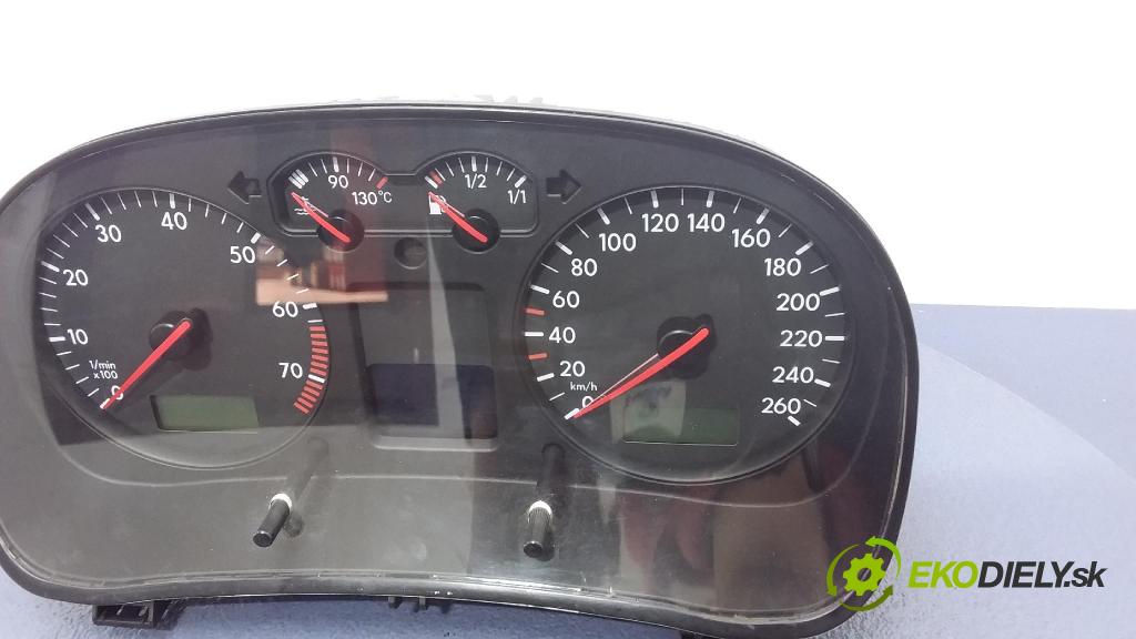 Volkswagen Golf 2002 prístrojovka/ budíky 1J0920826G