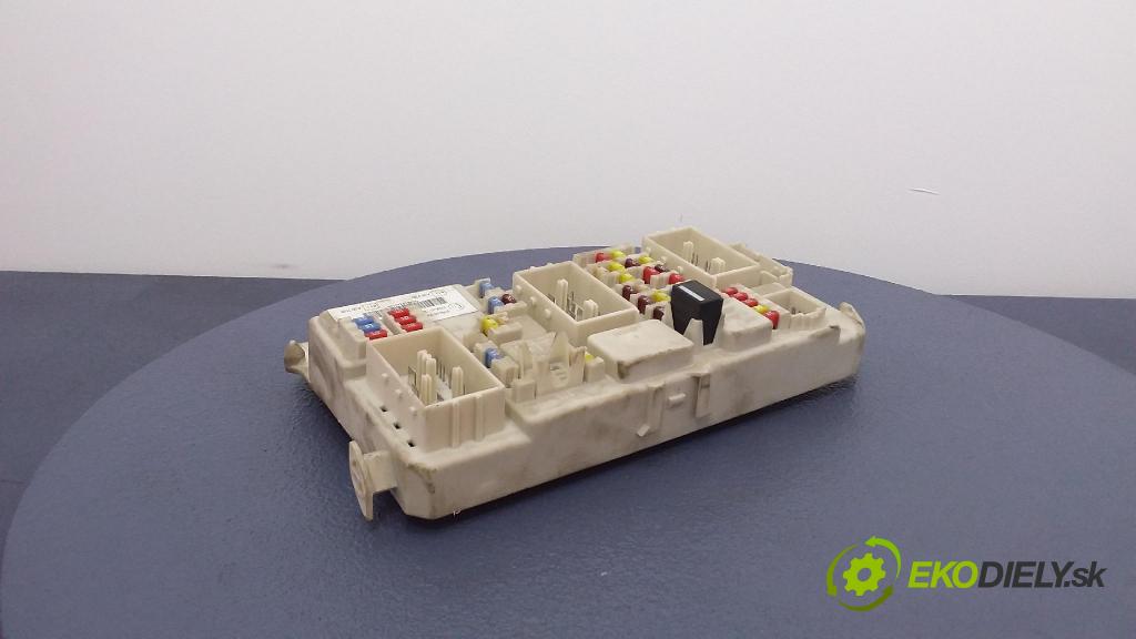 Ford Focus 2007 skrinka Poistky: 7M5T-14A073-DB