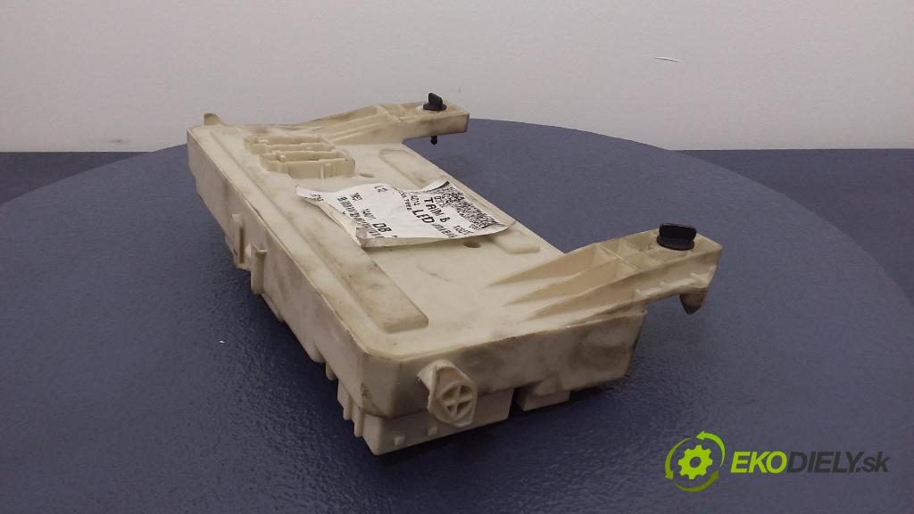 Ford Focus 2007 skrinka Poistky: 7M5T-14A073-DB